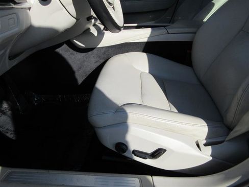 Used 2018 Volvo S90 T5 Momentum w/ Convenience Package image 24