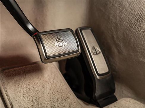 Used 2025 Mercedes-Benz Maybach GLS 600 4MATIC image 28