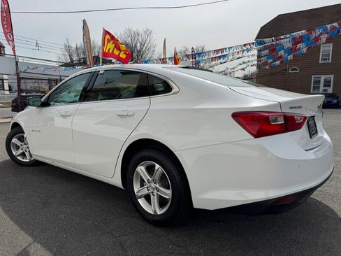 Used 2024 Chevrolet Malibu LT image 3