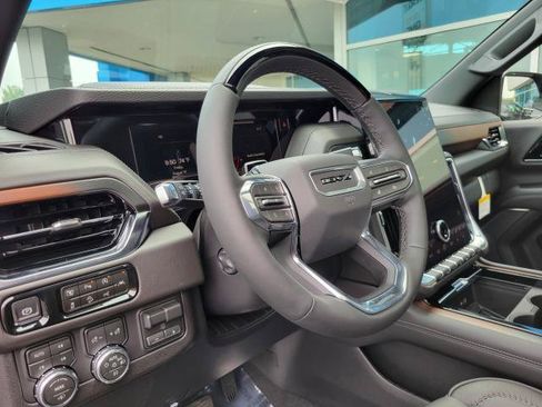 New 2026 GMC Yukon Denali w/ Denali Reserve Package AWD/4WD image 15