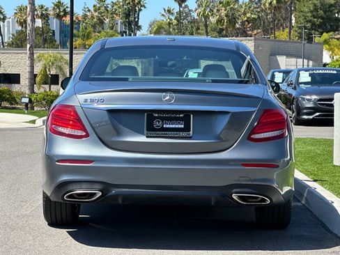 Used 2019 Mercedes-Benz E 300 image 4