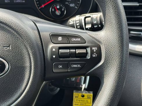 Used 2017 Kia Sorento AWD image 23