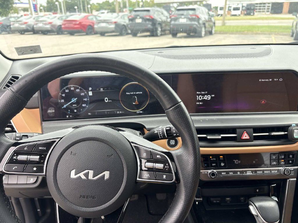 Used 2024 Kia Seltos SX w/ SX Sunroof Package AWD/4WD image 13