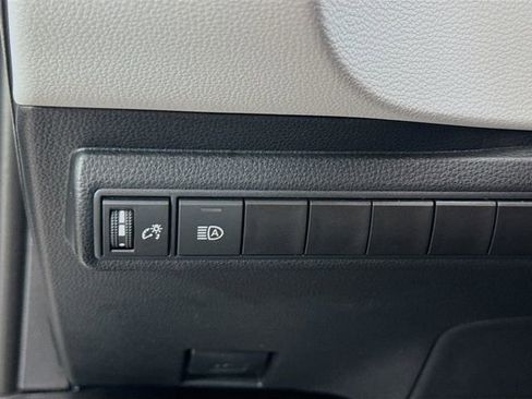 Used 2024 Toyota Corolla SE image 10