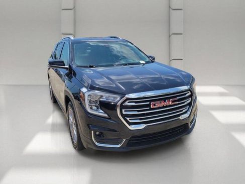 Used 2024 GMC Terrain SLT FWD image 3