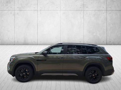 New 2026 Volkswagen Atlas Peak Edition image 2