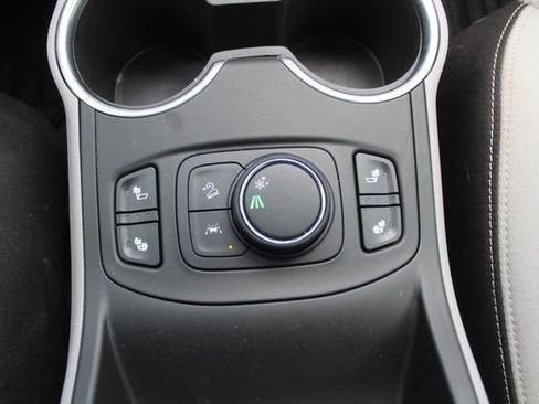 Used 2022 GMC Terrain SLE w/ Driver Convenience Package FWD image 29