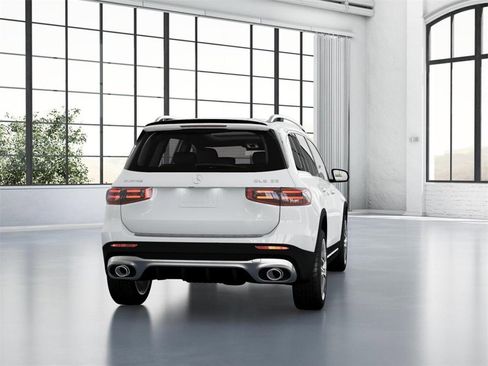 New 2025 Mercedes-Benz GLB 35 AMG 4MATIC image 24