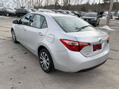 Used 2017 Toyota Corolla LE image 3