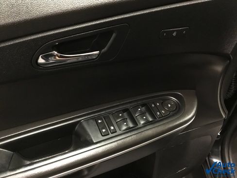 Used 2010 GMC Acadia SLT image 22