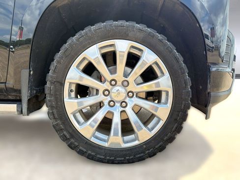 Used 2022 Chevrolet Silverado 1500 High Country w/ LPO, Dark Essentials Package AWD/4WD image 11
