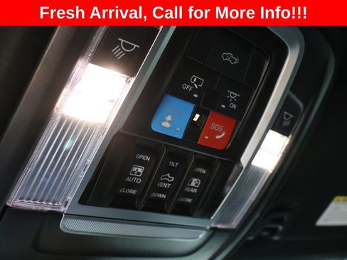 Used 2025 RAM 2500 Laramie AWD/4WD image 46