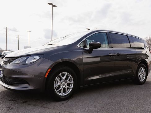 Used 2023 Chrysler Voyager LX FWD image 47