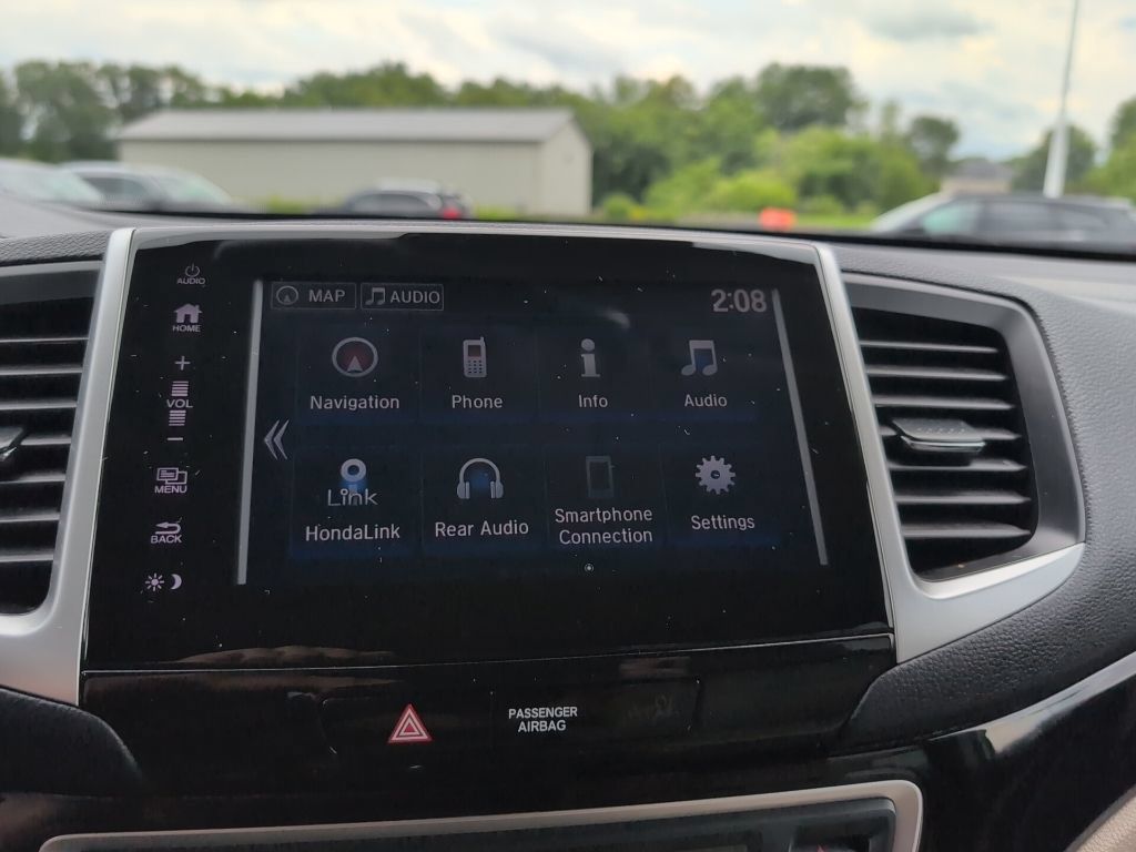 Used 2017 Honda Pilot Touring image 24