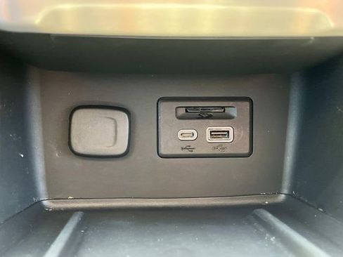 Used 2022 GMC Acadia Denali w/ Denali Ultimate Package AWD/4WD image 24