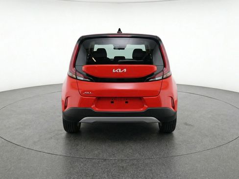 Used 2025 Kia Soul LX w/ LX Technology Package image 7