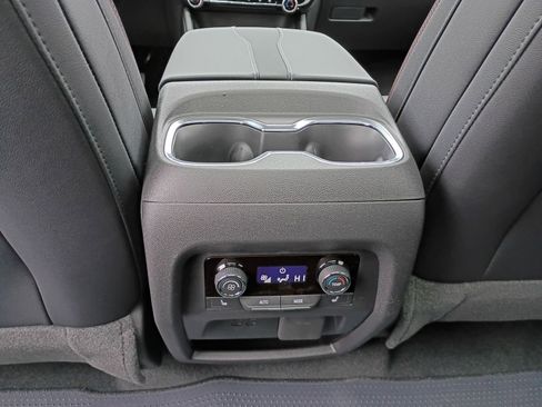 New 2026 Chevrolet Traverse RS image 27