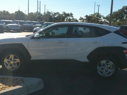 Certified 2024 Hyundai Kona SE image 16