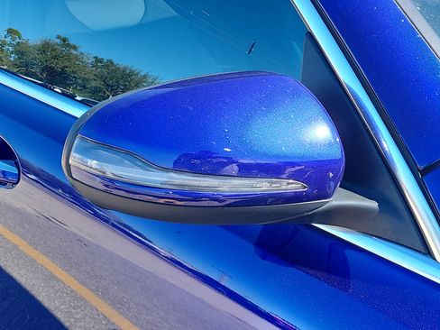 Used 2021 Mercedes-Benz GLB 250 GLB 250 image 8