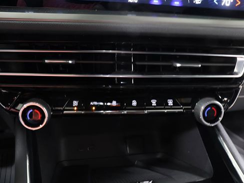 New 2026 Chevrolet Traverse LT w/ LPO, Floor Liner Package image 10