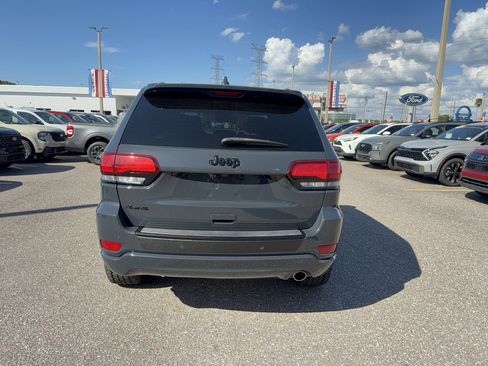 Used 2018 Jeep Grand Cherokee Altitude image 6