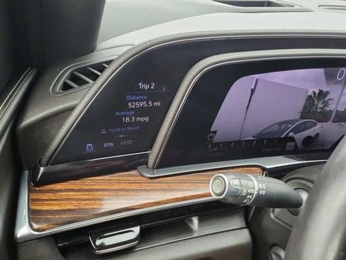 Used 2023 Cadillac Escalade Premium Luxury image 15