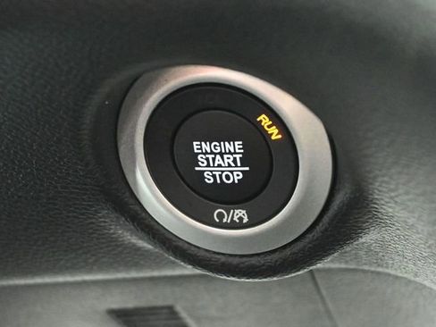 New 2025 Chrysler Voyager LX image 37