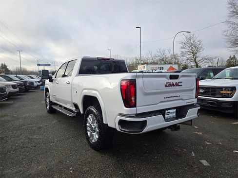 Used 2023 GMC Sierra 3500 Denali image 7