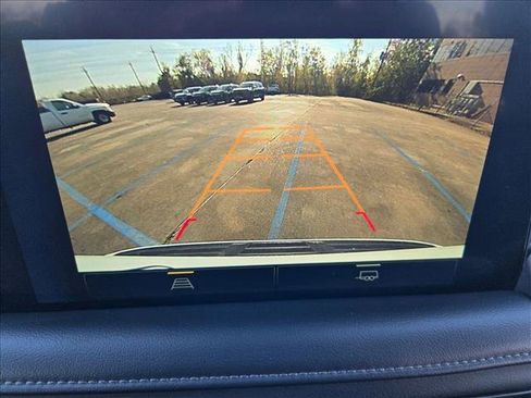 Used 2023 Chevrolet Suburban LT image 14