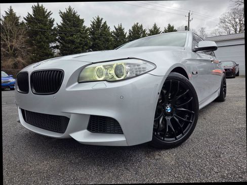 Used 2013 BMW 550i Sedan image 12