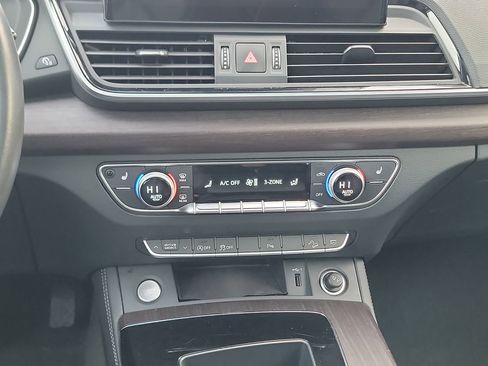 Used 2024 Audi Q5 2.0T Premium Plus image 18