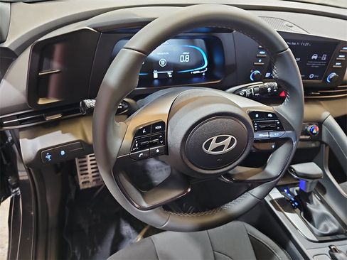 New 2025 Hyundai Elantra Sport image 15