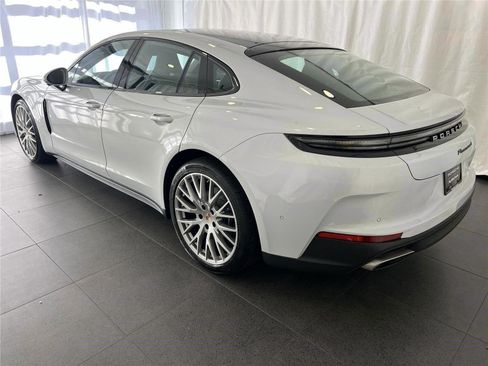 New 2026 Porsche Panamera 4 image 3