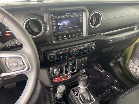 Used 2023 Jeep Wrangler Unlimited Rubicon 4xe AWD/4WD image 26