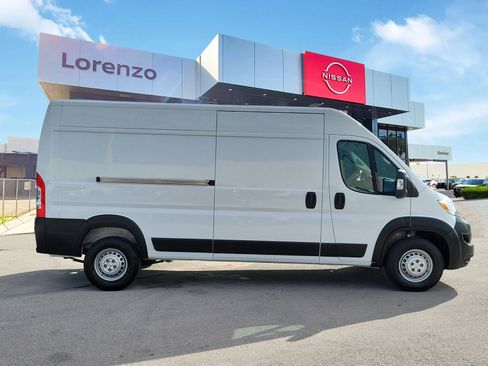 Used 2026 RAM ProMaster 2500 w/ Convenience Group FWD image 4