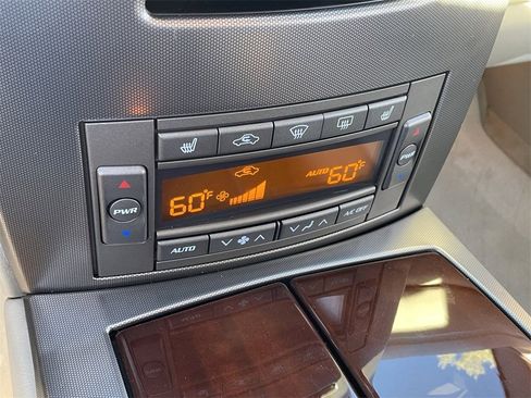 Used 2005 Cadillac XLR image 26