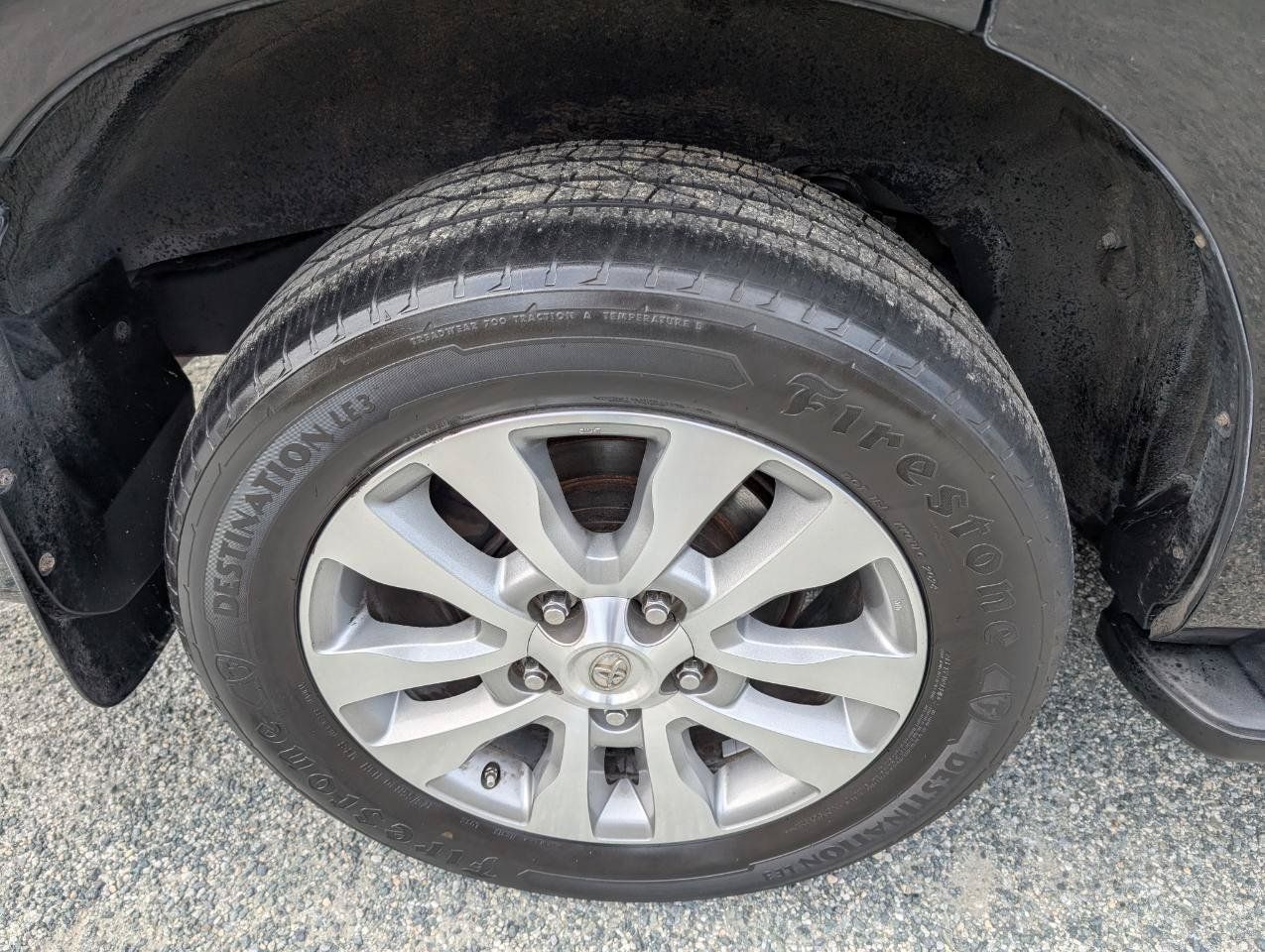 Used 2016 Toyota Sequoia SR5 RWD image 5