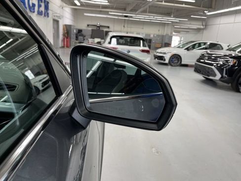 New 2025 Volkswagen Taos SE AWD/4WD image 12