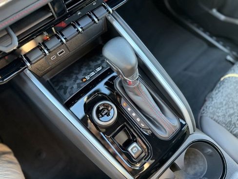 Used 2024 Chevrolet Colorado Z71 w/ Z71 Convenience Package 2 image 38