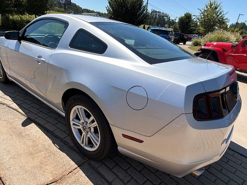 Used 2013 Ford Mustang Coupe RWD image 10