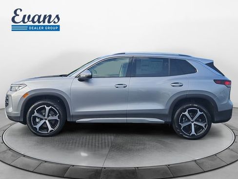 New 2025 Volkswagen Tiguan SE AWD/4WD image 2