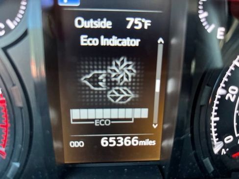 Used 2022 Toyota 4Runner SR5 Premium w/ Moonroof Package AWD/4WD image 7