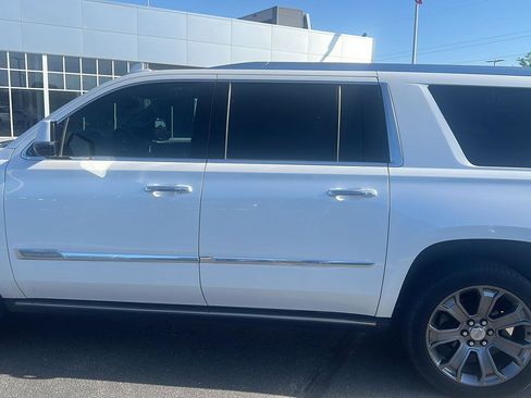 Used 2016 Cadillac Escalade ESV Premium AWD/4WD image 11
