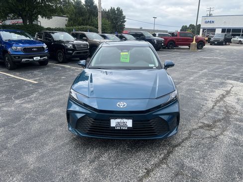 Used 2026 Toyota Camry LE w/ Convenience Package FWD image 3