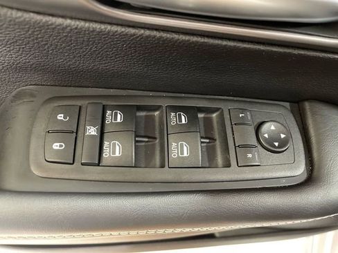 New 2026 Chrysler Pacifica Select image 13