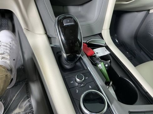 Used 2020 Cadillac XT5 Premium Luxury image 25