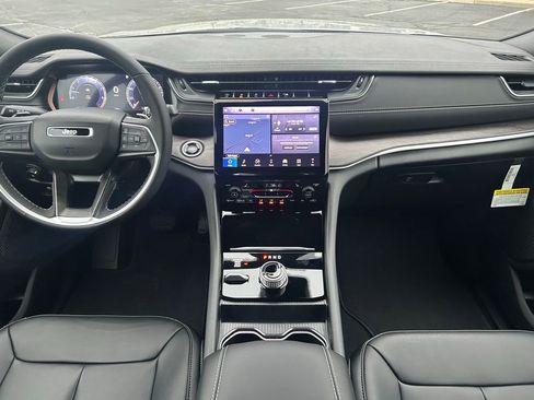 New 2025 Jeep Grand Cherokee L Limited image 12