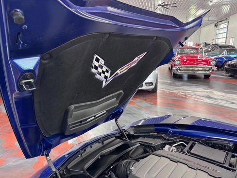 Used 2017 Chevrolet Corvette Stingray Coupe w/ Battery Protection Package RWD image 13