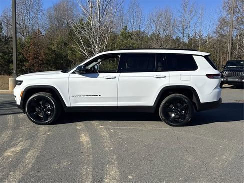 New 2025 Jeep Grand Cherokee L Limited image 10