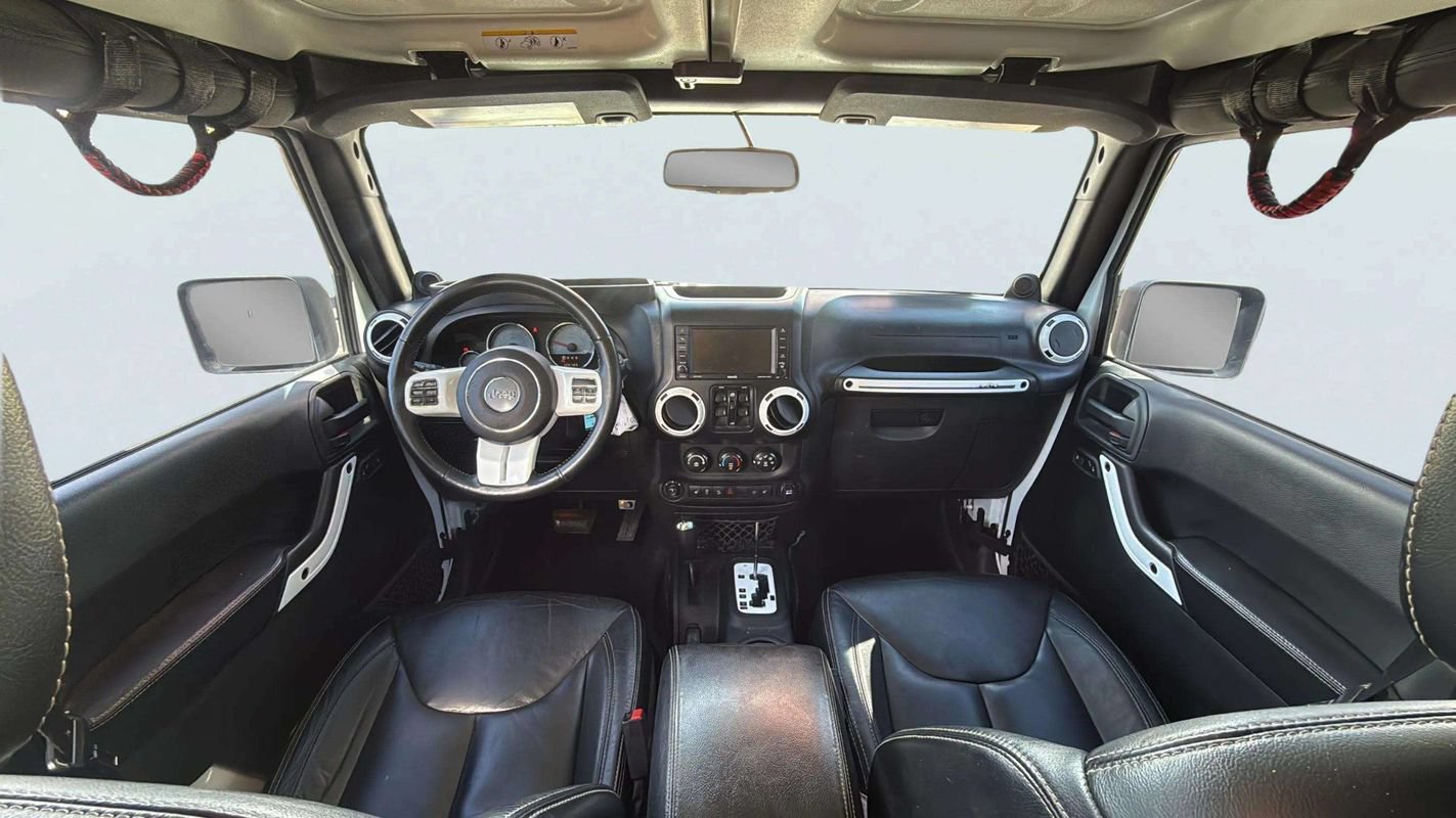 Used 2014 Jeep Wrangler Unlimited Sahara AWD/4WD image 9